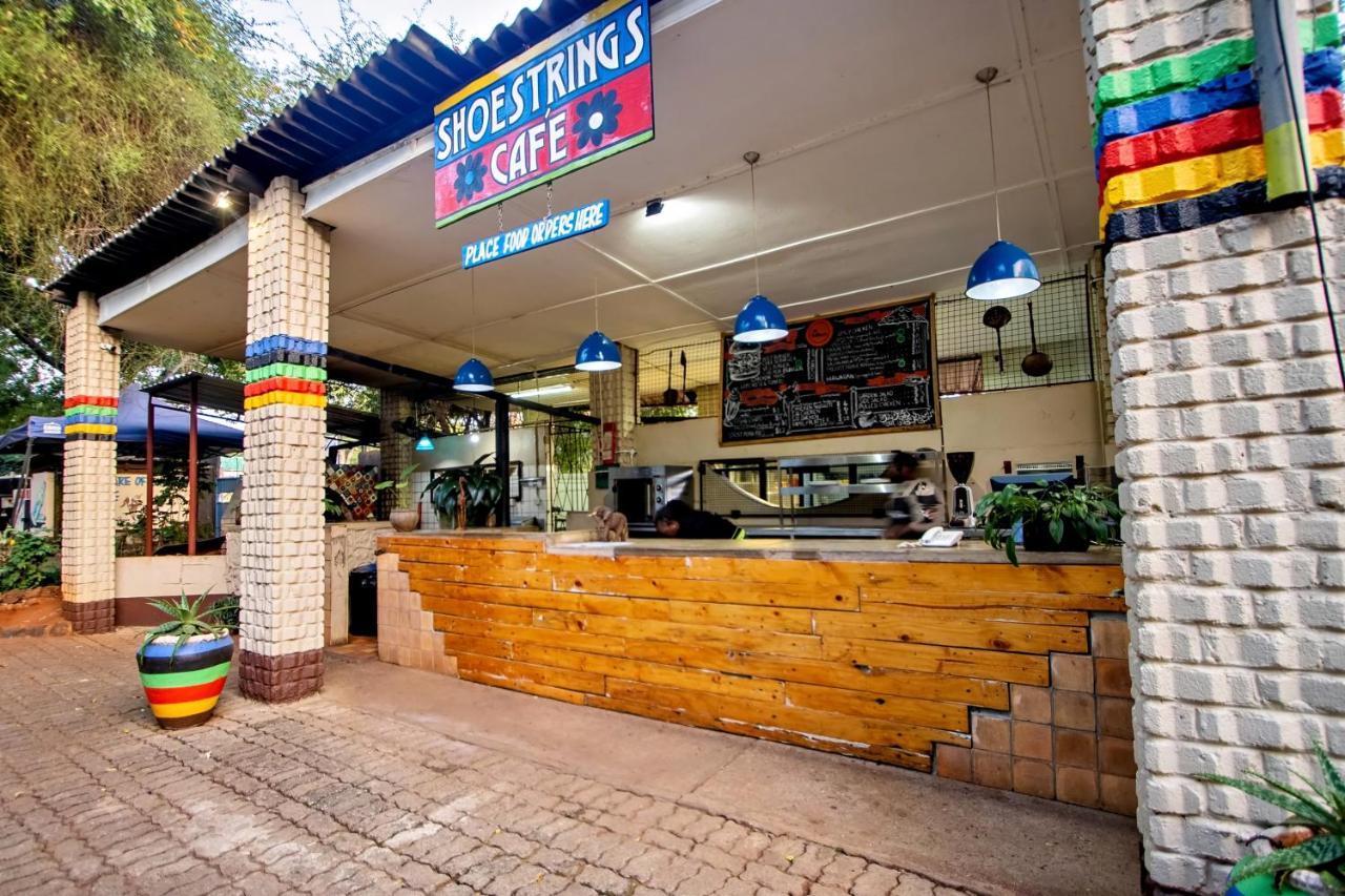 Shoestrings Backpackers Lodge Vic Falls Victoria Falls Dış mekan fotoğraf