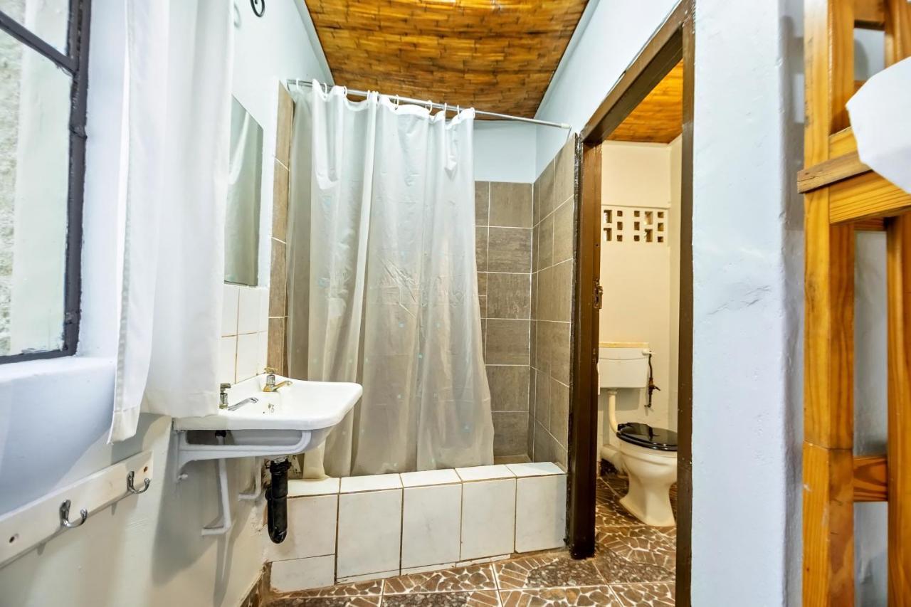 Shoestrings Backpackers Lodge Vic Falls Victoria Falls Dış mekan fotoğraf