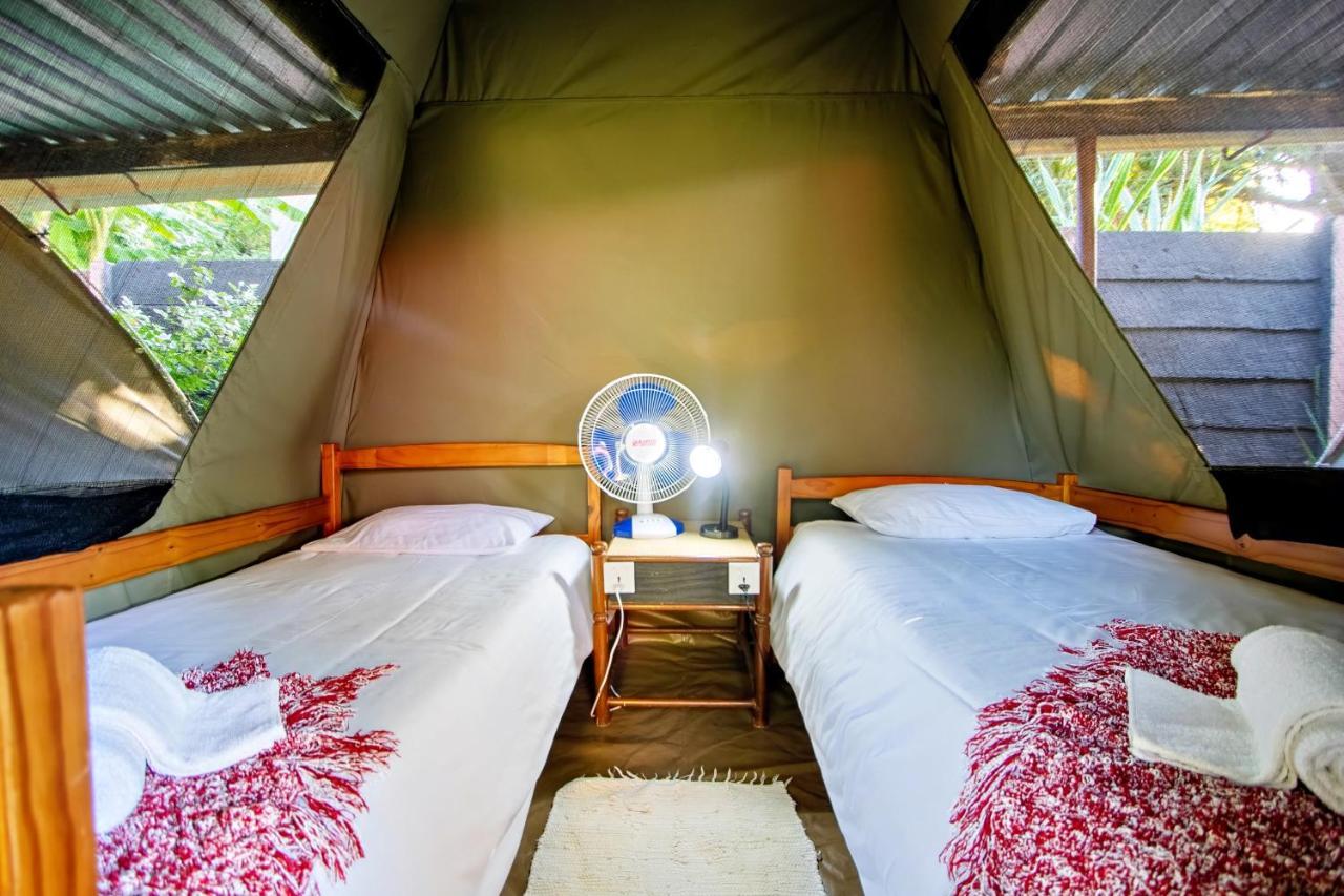 Shoestrings Backpackers Lodge Vic Falls Victoria Falls Dış mekan fotoğraf